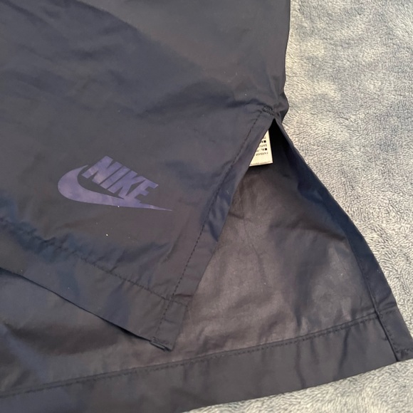 Nike top - Picture 3 of 5